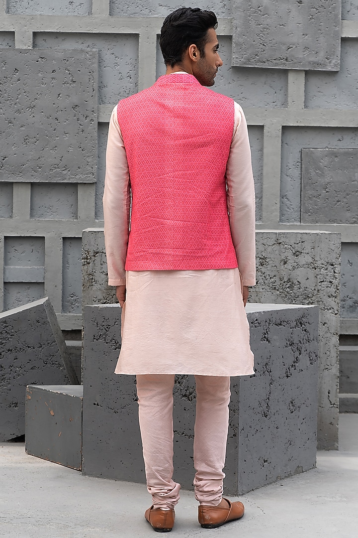 Raspberry Pink Glaze Cotton Printed Bundi Jacket Set by Chhavvi Aggarwal Men at Pernia's Pop Up Shop