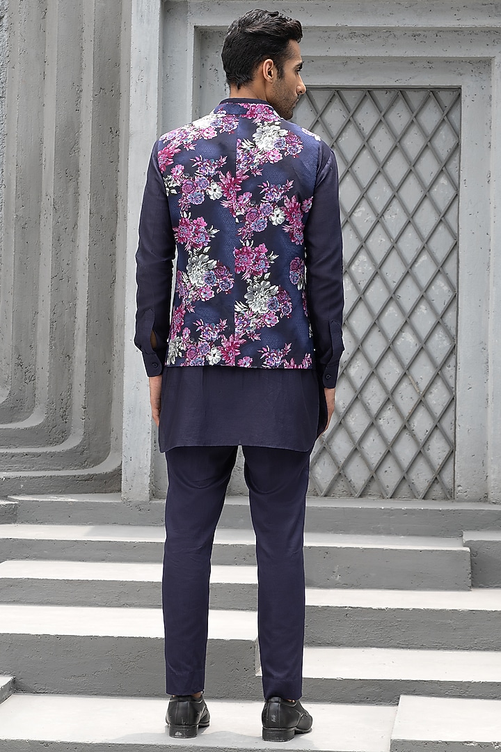Navy Blue Glaze Cotton Printed Bundi Jacket Set by Chhavvi Aggarwal Men at Pernia's Pop Up Shop