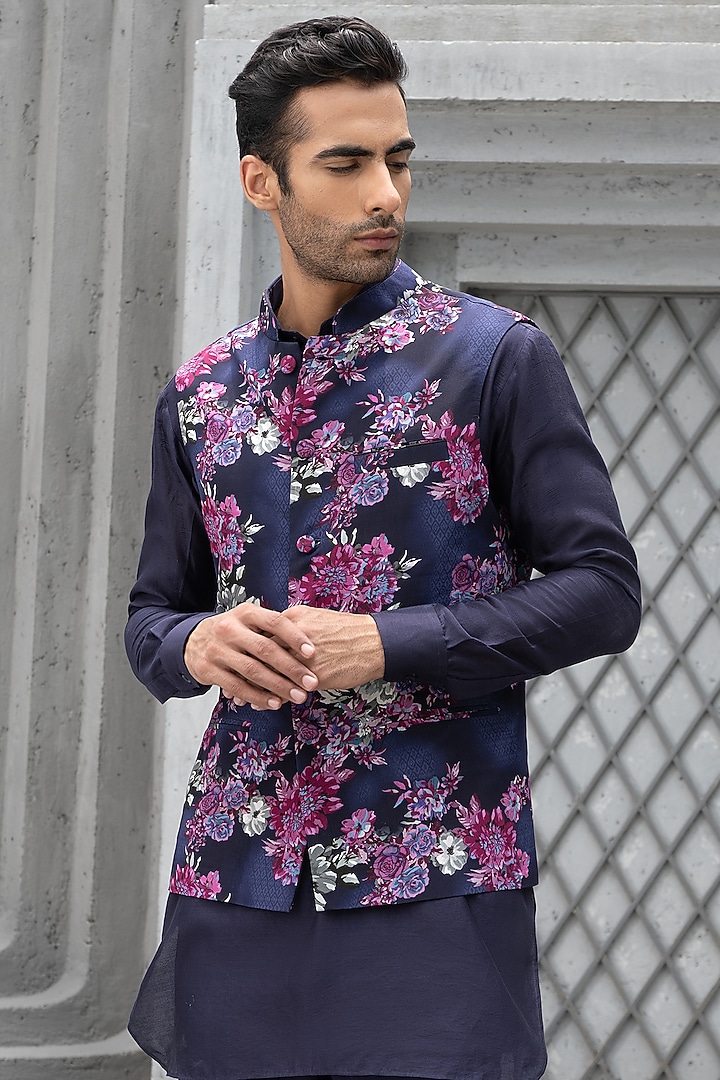Navy Blue Glaze Cotton Printed Bundi Jacket Set by Chhavvi Aggarwal Men at Pernia's Pop Up Shop