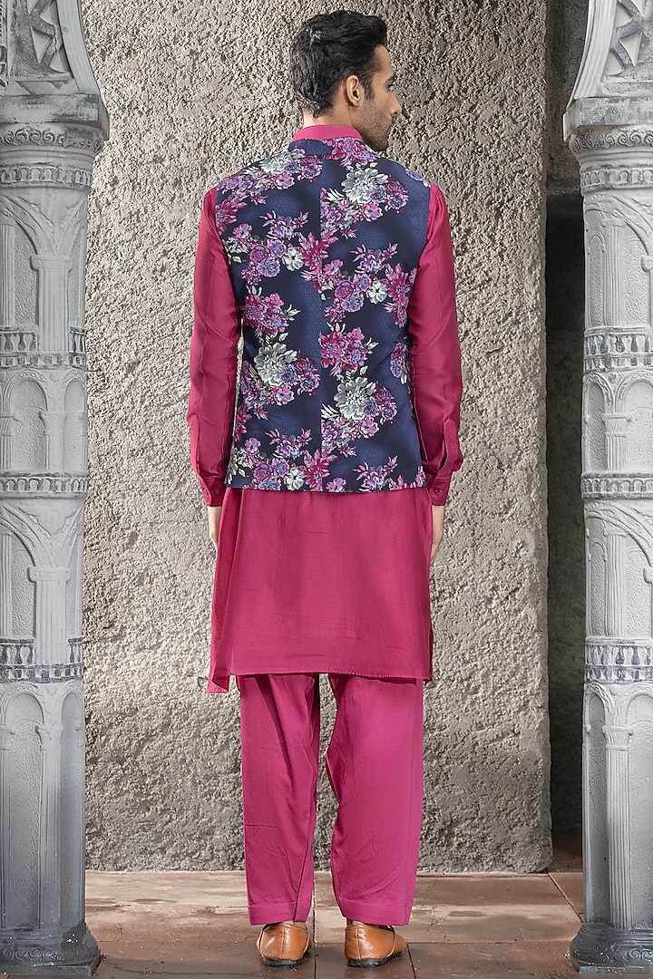 Navy Blue Glaze Cotton & Crepe Printed Bundi Jacket Set by Chhavvi Aggarwal Men at Pernia's Pop Up Shop