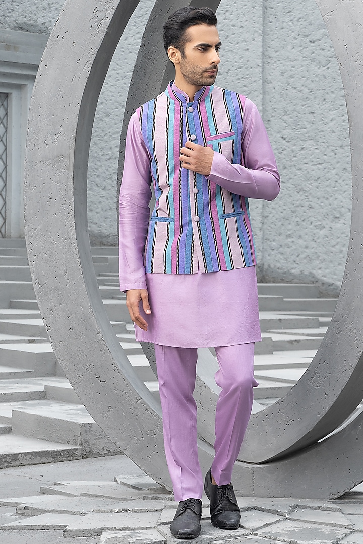 Lavender Glaze Cotton & Crepe Printed Bundi Jacket Set by Chhavvi Aggarwal Men