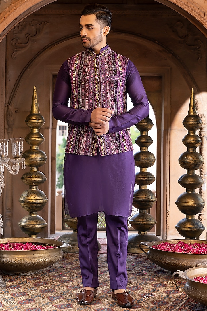 Purple Printed Bundi Jacket With Kurta Set by Chhavvi Aggarwal Men