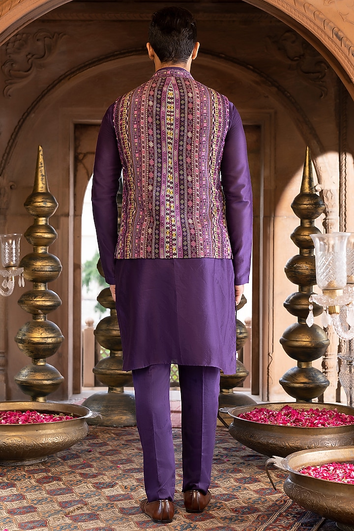 Purple Printed Bundi Jacket With Kurta Set by Chhavvi Aggarwal Men at Pernia's Pop Up Shop