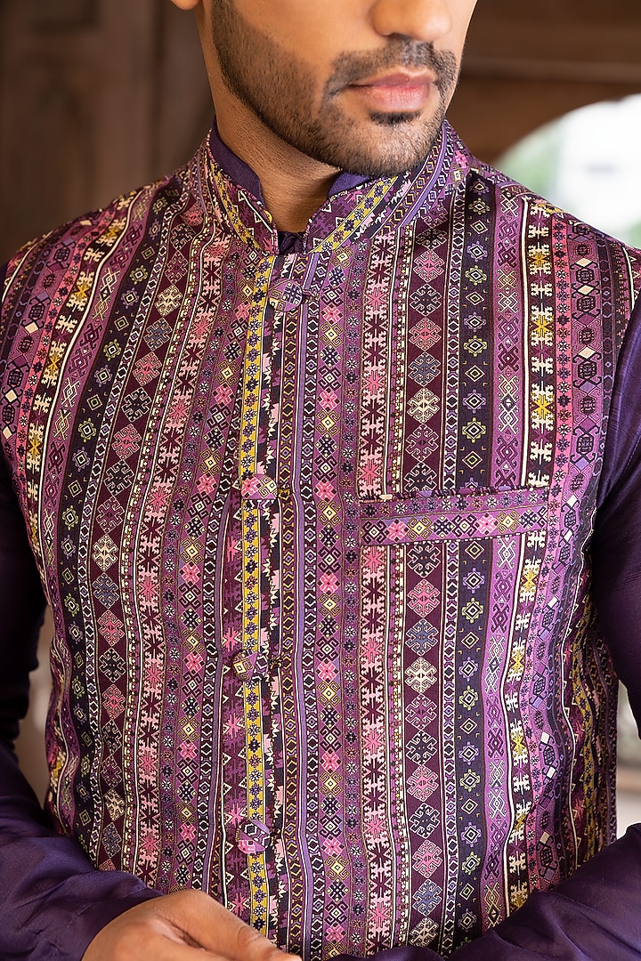 Purple Printed Bundi Jacket With Kurta Set by Chhavvi Aggarwal Men at Pernia's Pop Up Shop