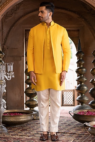 Yellow Glaze Cotton Indo-Western Set by Chhavvi Aggarwal Men