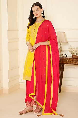 Yellow Bemberg Silk Tilla Dori & Sequin Embroidered Straight Kurta Set by CHARLIE AHUJA