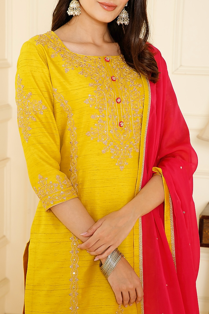Yellow Bemberg Silk Tilla Dori & Sequin Embroidered Straight Kurta Set by CHARLIE AHUJA at Pernia's Pop Up Shop