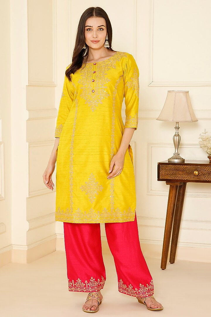 Yellow Bemberg Silk Tilla Dori & Sequin Embroidered Straight Kurta Set by CHARLIE AHUJA at Pernia's Pop Up Shop