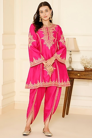 Fuschia Bemberg Silk Dori Embroidered Kurta Set by CHARLIE AHUJA