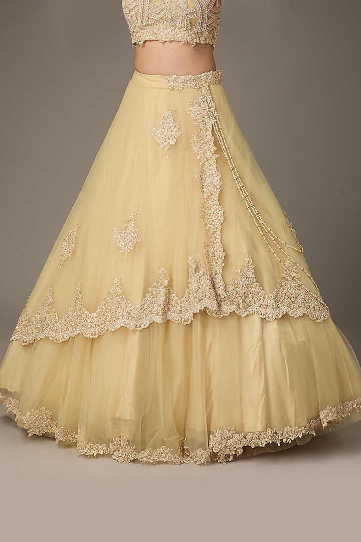 Gold Net Sequins & Resham Embroidered Wedding Lehenga Set by Chaashni by Maansi and Ketan at Pernia's Pop Up Shop