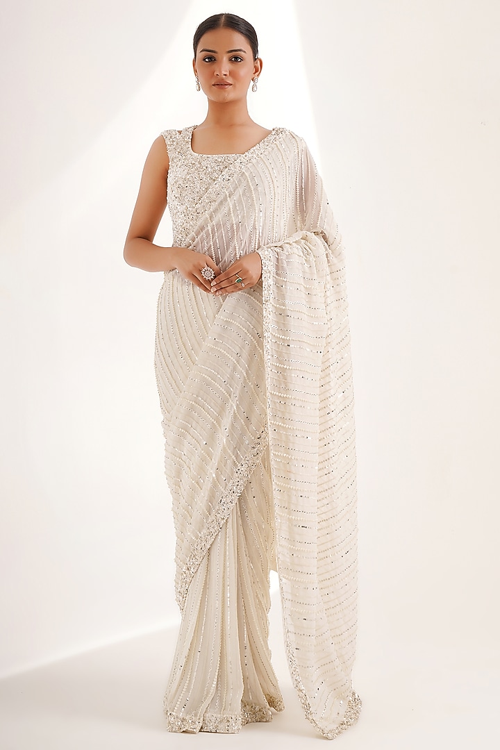 Off- White Georgette Sequins Hand Embroidered Wedding Saree Set by Chaashni by Maansi and Ketan at Pernia's Pop Up Shop
