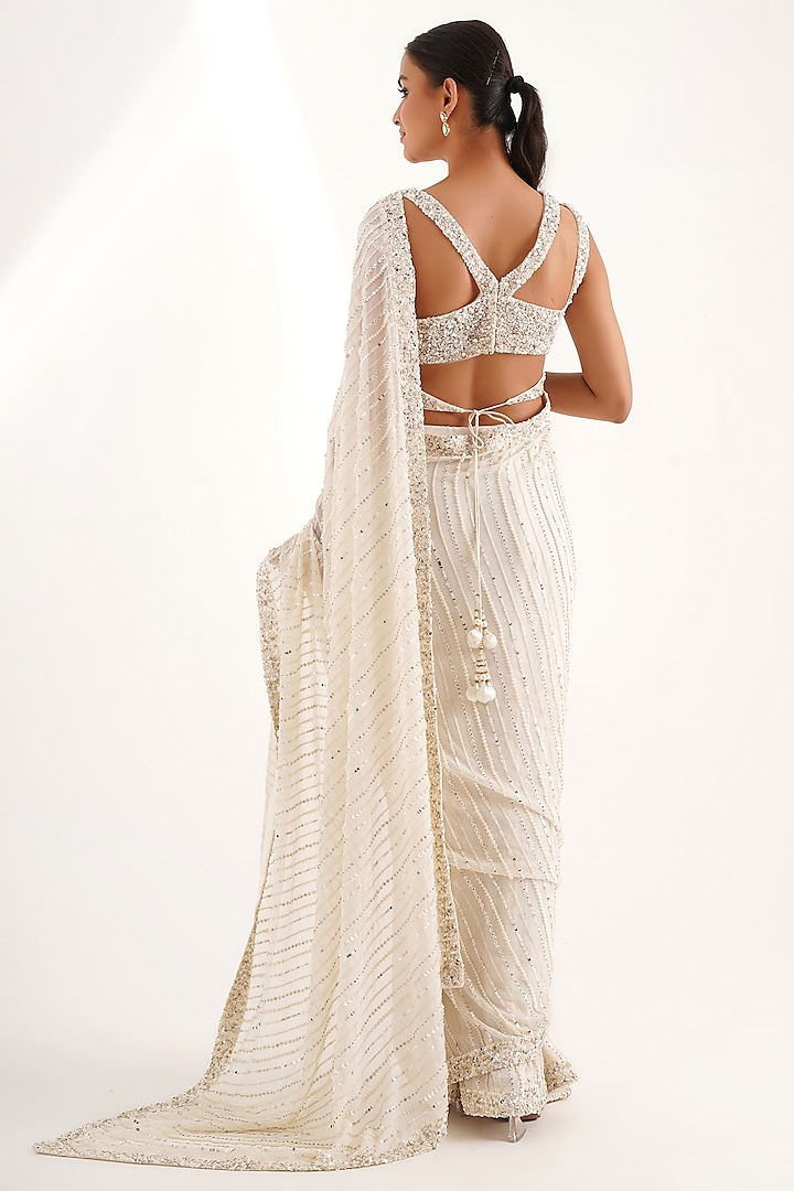Off- White Georgette Sequins Hand Embroidered Wedding Saree Set by Chaashni by Maansi and Ketan at Pernia's Pop Up Shop