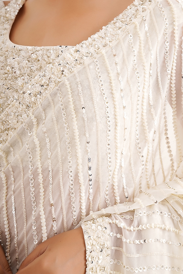 Off- White Georgette Sequins Hand Embroidered Wedding Saree Set by Chaashni by Maansi and Ketan at Pernia's Pop Up Shop