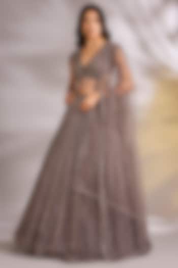 Champagne Organza Sequins Embellished Wedding Lehenga Set by Chaashni by Maansi and Ketan at Pernia's Pop Up Shop