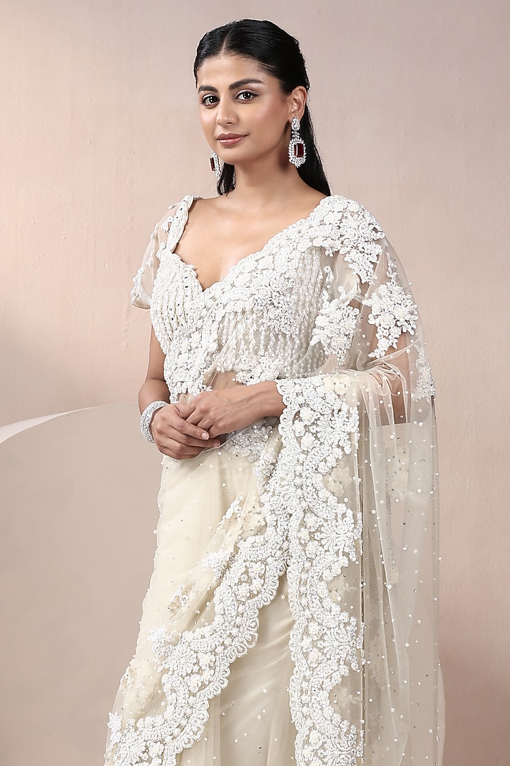 Off-White Net Embroidered Reception Saree Set by Chaashni by Maansi and Ketan at Pernia's Pop Up Shop