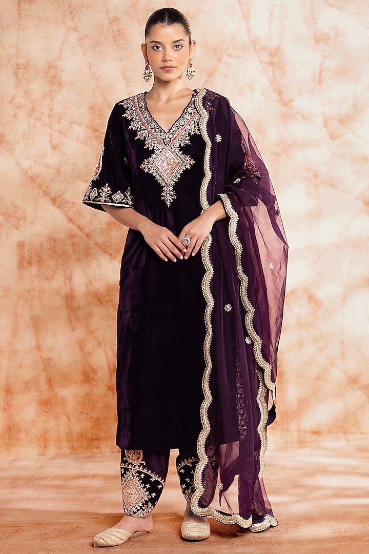 Purple Velvet Thread & Cutdana Embroidered Kurta Set by Chaashni by Maansi and Ketan