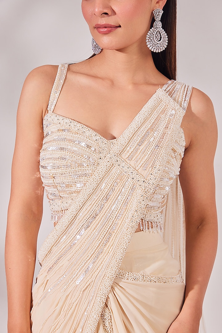 Ivory Net & Satin Organza Pre-Stitched Wedding Saree Set by Chaashni by Maansi and Ketan at Pernia's Pop Up Shop