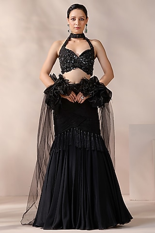 Black Net & Organza Embellished Lehenga Set by Chaashni by Maansi and Ketan