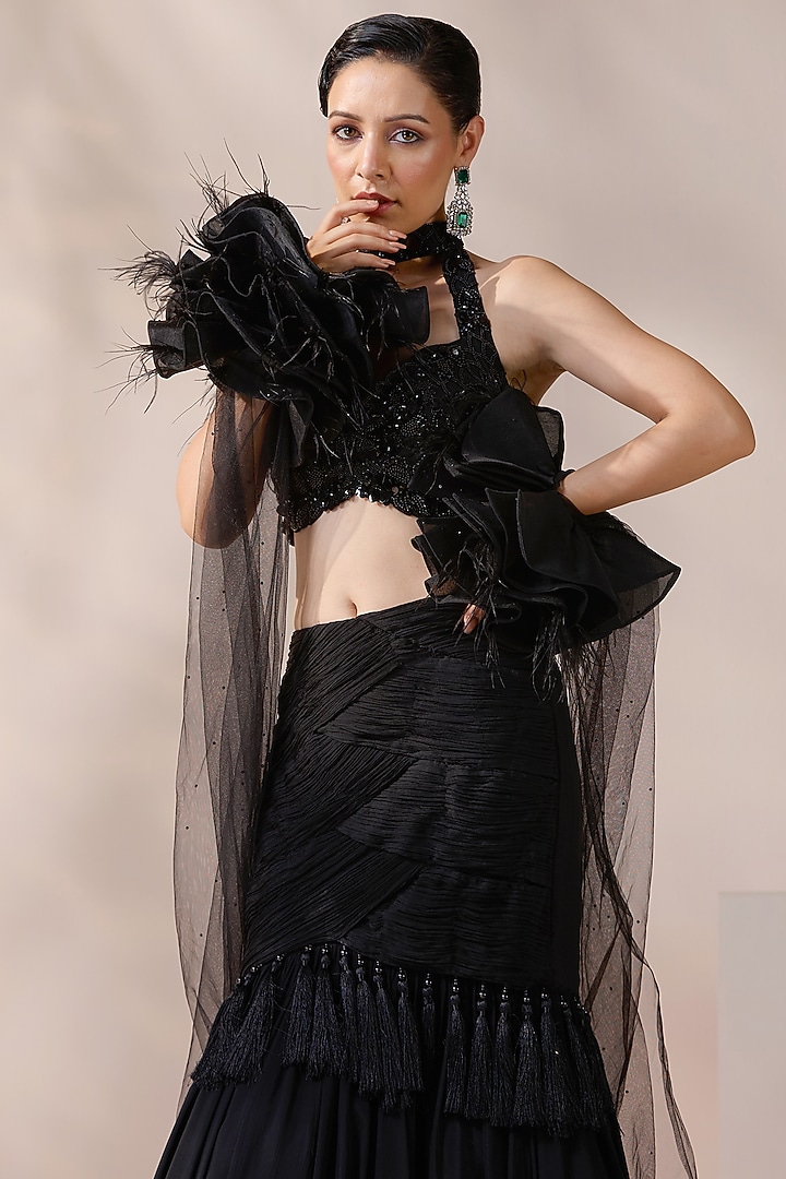 Black Net & Organza Embellished Wedding Lehenga Set by Chaashni by Maansi and Ketan at Pernia's Pop Up Shop