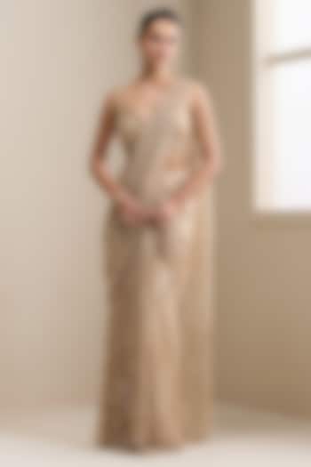Gold Net & Sequins Embellished Pre-Stitched Wedding Saree Set by Chaashni by Maansi and Ketan at Pernia's Pop Up Shop