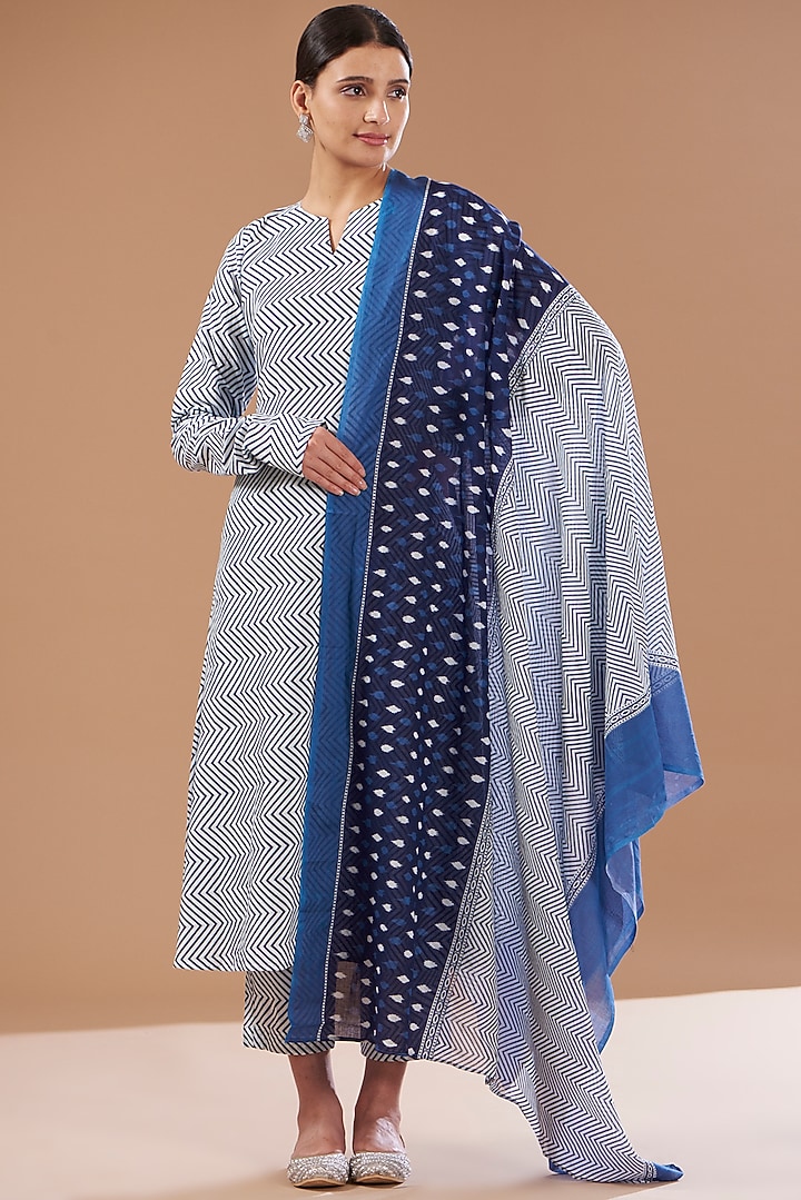 Navy Blue Cotton Printed Kurta Set by CHITRASHI JAIPUR at Pernia's Pop Up Shop