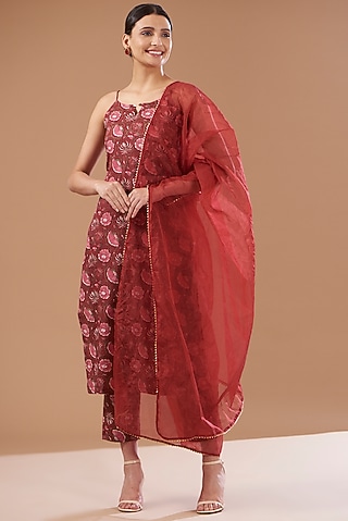 Maroon Cotton Hand Block Printed Kurta Set by CHITRASHI JAIPUR