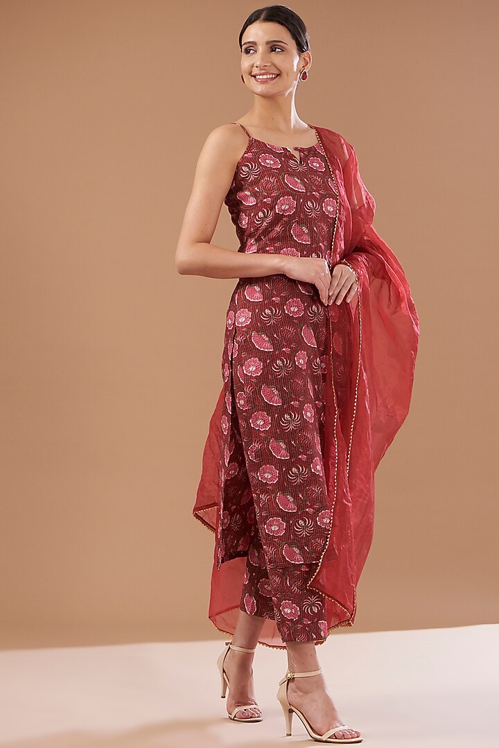 Maroon Cotton Hand Block Printed Kurta Set by CHITRASHI JAIPUR at Pernia's Pop Up Shop