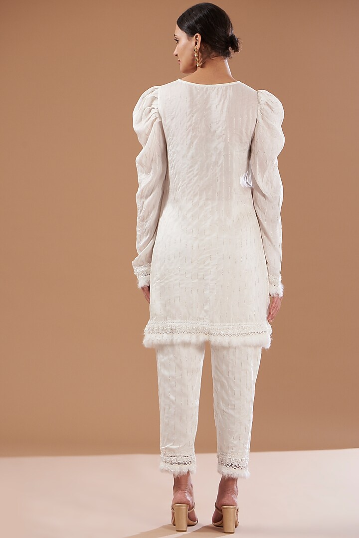 Ivory Viscose Silk Kurta Set by CHITRASHI JAIPUR at Pernia's Pop Up Shop