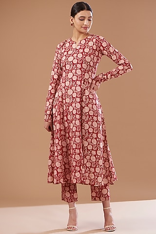 Maroon Cotton Hand Block Printed Kurta Set by CHITRASHI JAIPUR