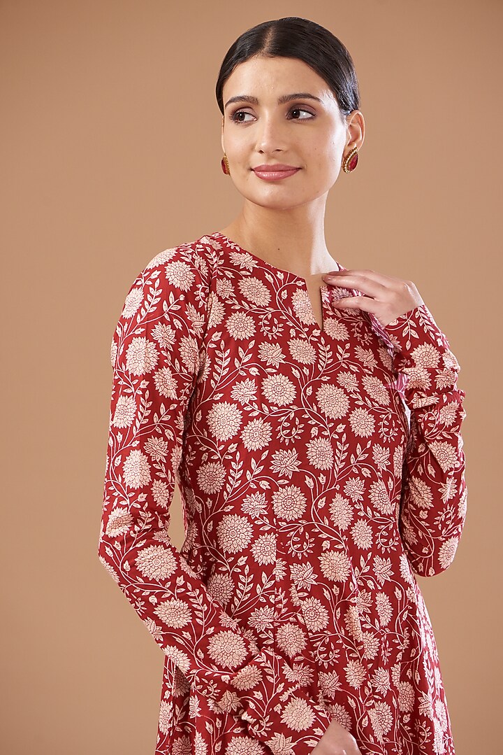 Maroon Cotton Hand Block Printed Kurta Set by CHITRASHI JAIPUR at Pernia's Pop Up Shop