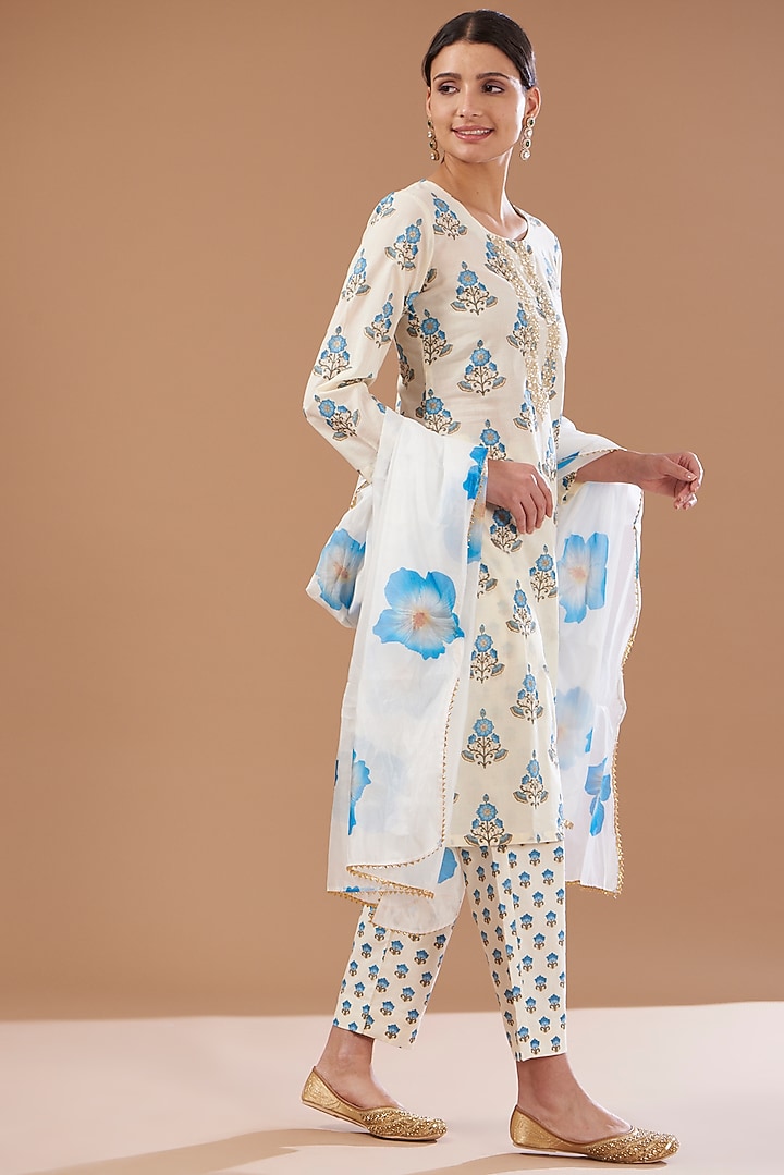 White Cotton Hand Block Printed Kurta Set by CHITRASHI JAIPUR at Pernia's Pop Up Shop