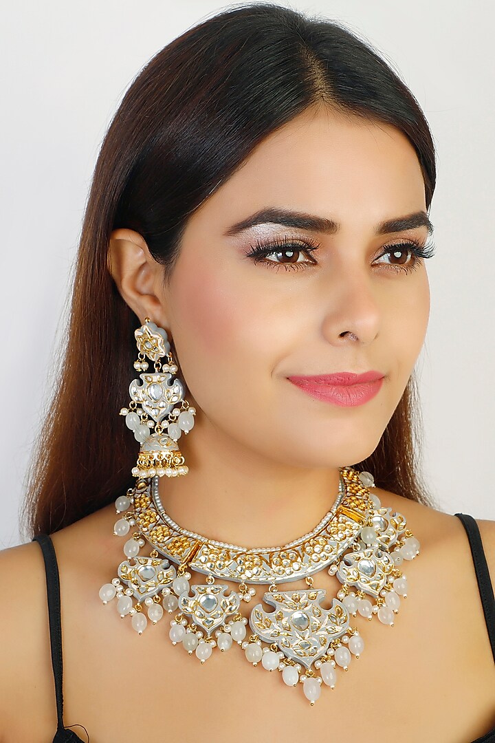 Gold Finish Kundan Ethnic Choker Necklace Set by Chhavi'S Jewels