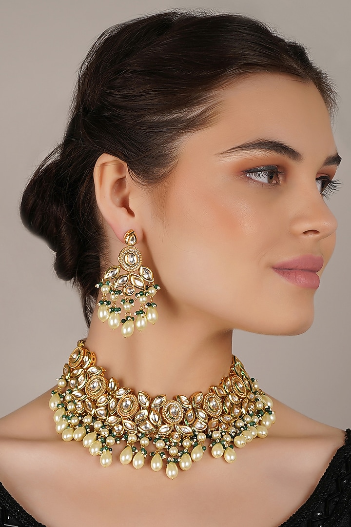 Gold Finish Kundan Polki & Pearl Necklace Set by Chhavi'S Jewels at Pernia's Pop Up Shop
