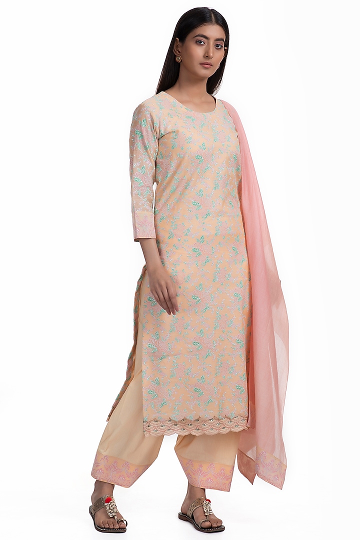 Peach Block Printed Kurta Set by Chhaya Mehrotra