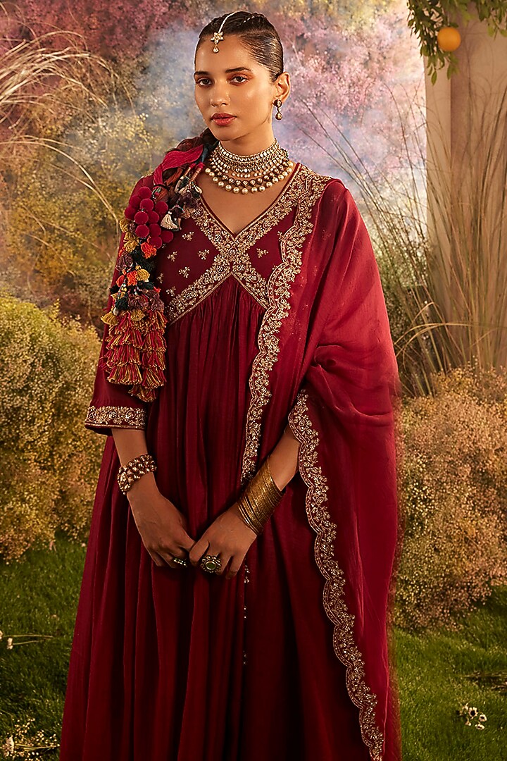 Maroon Soft Chanderi Hand Embroidered Kurta Set by Charu Makkar at Pernia's Pop Up Shop