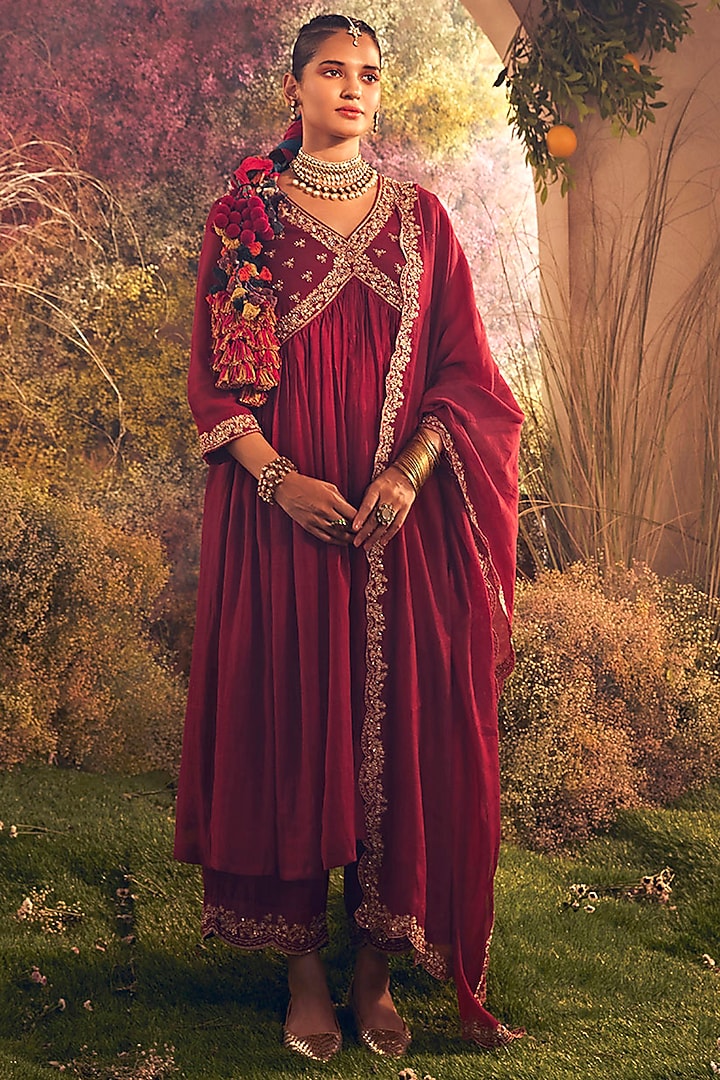 Maroon Soft Chanderi Hand Embroidered Kurta Set by Charu Makkar at Pernia's Pop Up Shop