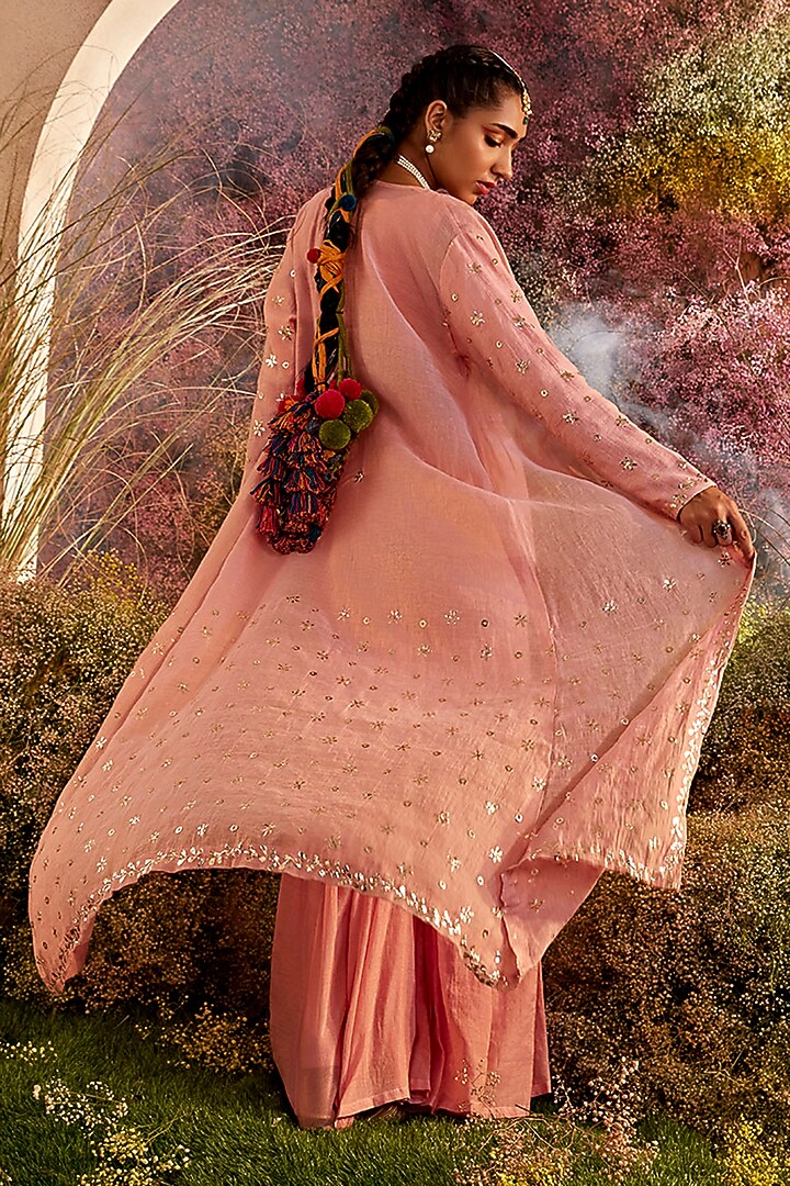 Light Pink Chanderi Tissue Badla Embroidered Cape Set by Charu Makkar at Pernia's Pop Up Shop