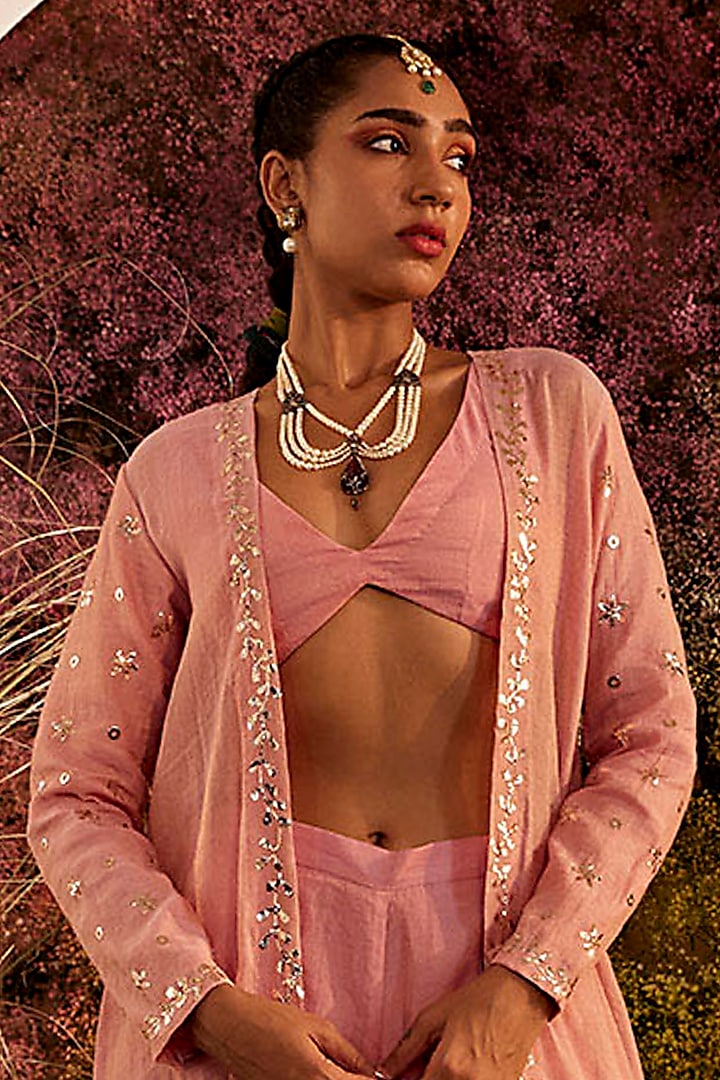 Light Pink Chanderi Tissue Badla Embroidered Cape Set by Charu Makkar at Pernia's Pop Up Shop