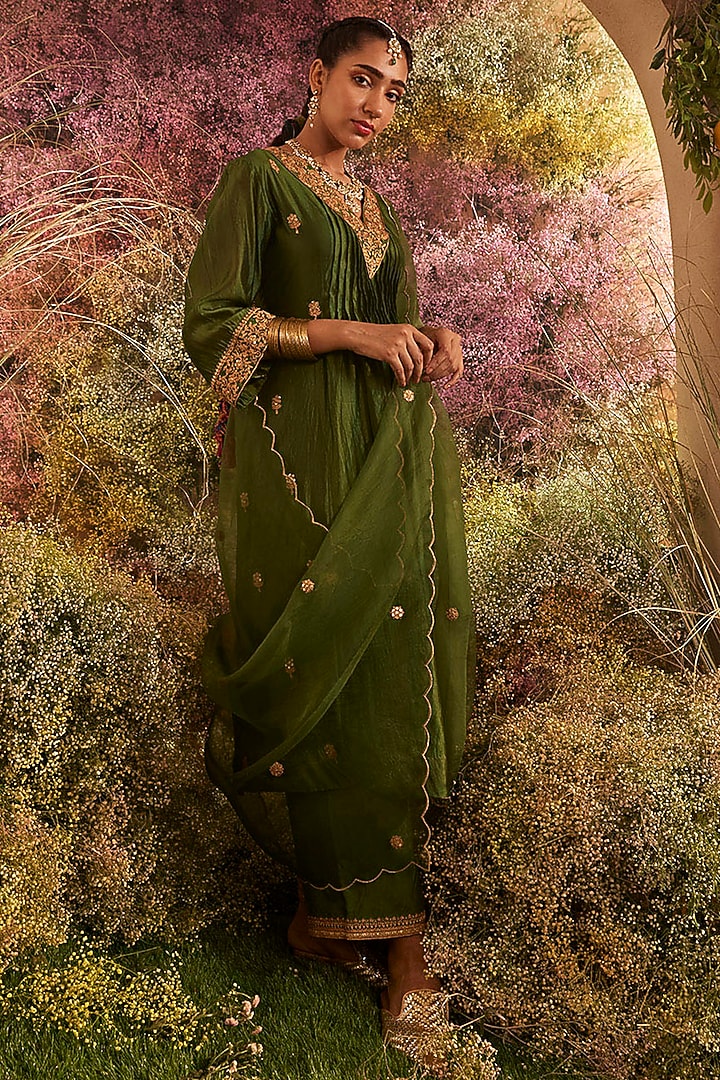 Green Silk Organza Embroidered Kurta Set by Charu Makkar at Pernia's Pop Up Shop
