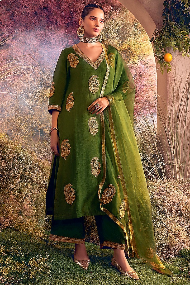 Green Linen Marori & Resham Embroidered Kurta Set by Charu Makkar