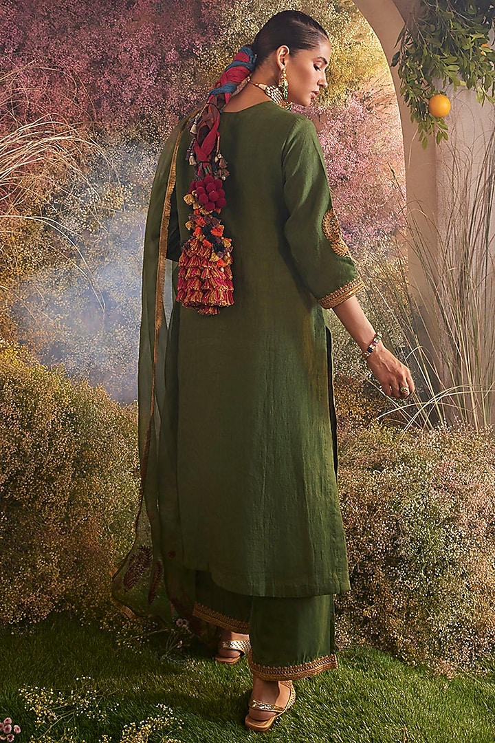 Green Linen Marori & Resham Embroidered Kurta Set by Charu Makkar at Pernia's Pop Up Shop