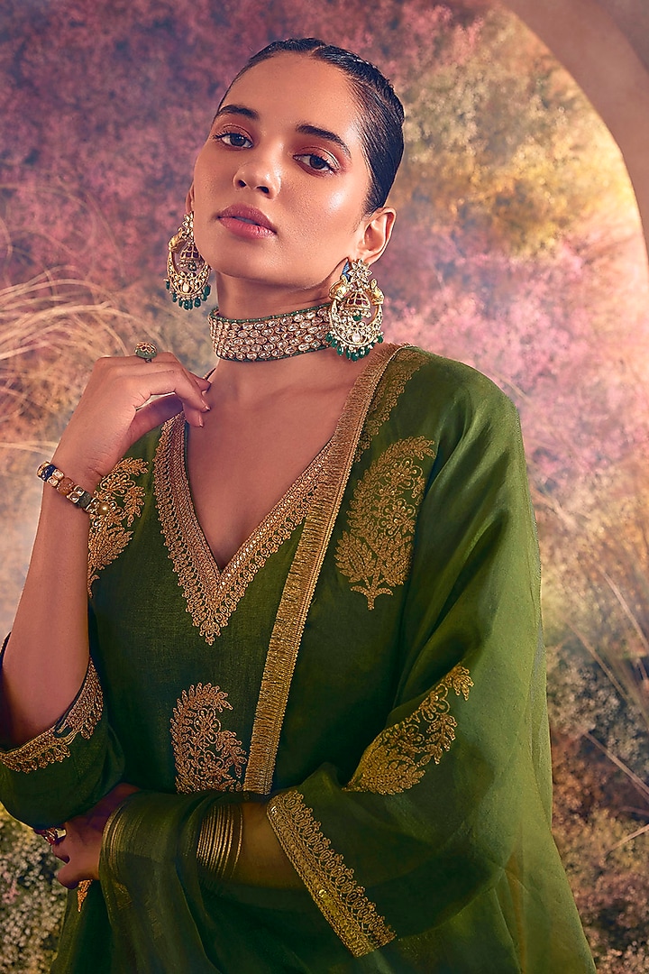Green Linen Marori & Resham Embroidered Kurta Set by Charu Makkar at Pernia's Pop Up Shop