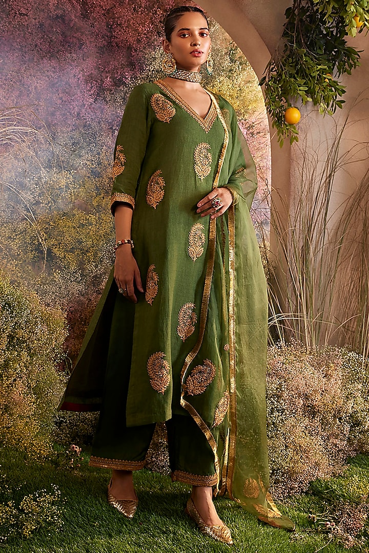 Green Linen Marori & Resham Embroidered Kurta Set by Charu Makkar at Pernia's Pop Up Shop