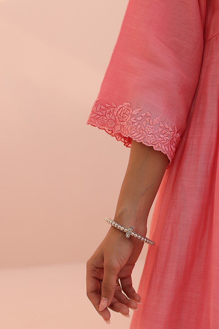 Rose Pink Mul Chanderi Machine Embroidered Kurta Set by Charu Makkar at Pernia's Pop Up Shop