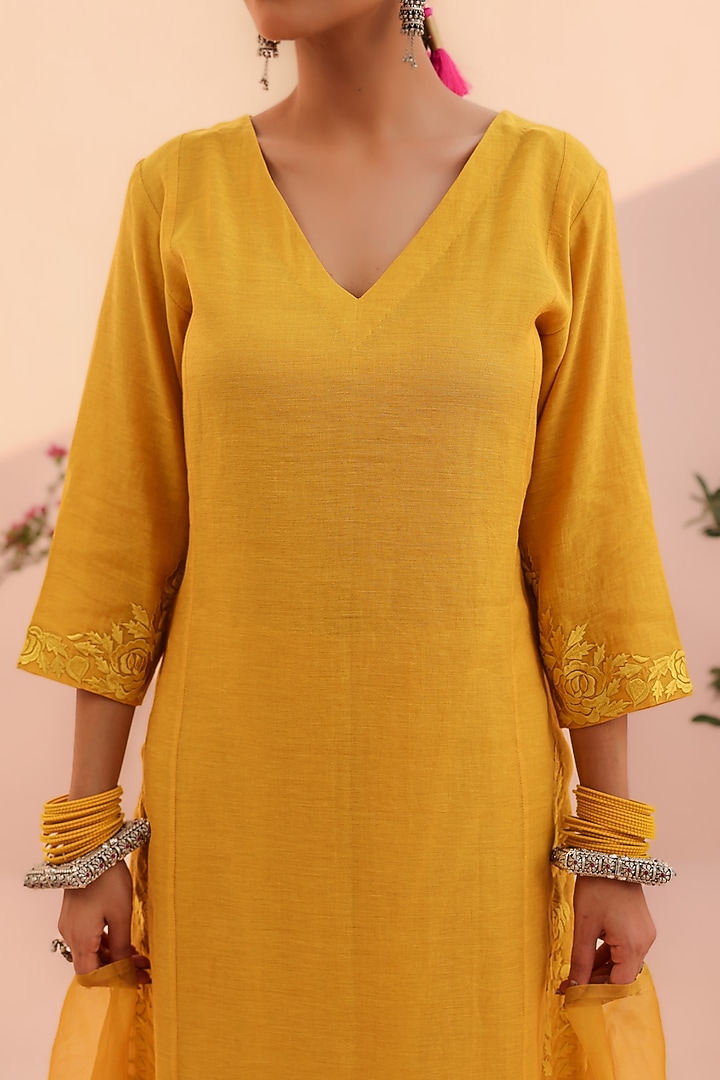 Mustard Tissue Chanderi Resham Embroidered Kurta Set by Charu Makkar at Pernia's Pop Up Shop