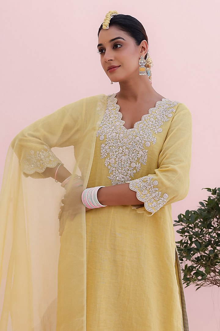 Lemon Yellow Tissue Chanderi Machine Embroidered Kurta Set by Charu Makkar at Pernia's Pop Up Shop