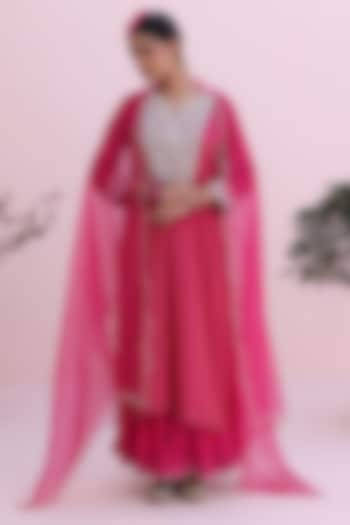 Rani Pink Tissue Chanderi Hand Embroidered Kurta Set by Charu Makkar at Pernia's Pop Up Shop
