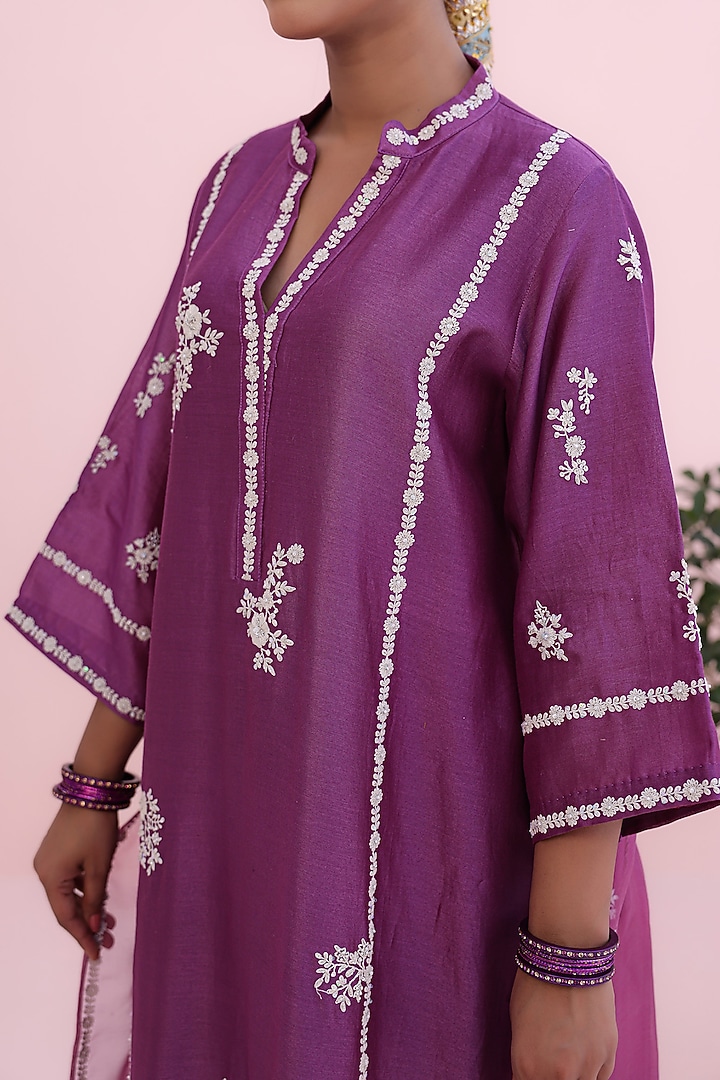 Lilac Silk Chanderi Hand & Machine Embroidered Kurta Set by Charu Makkar at Pernia's Pop Up Shop