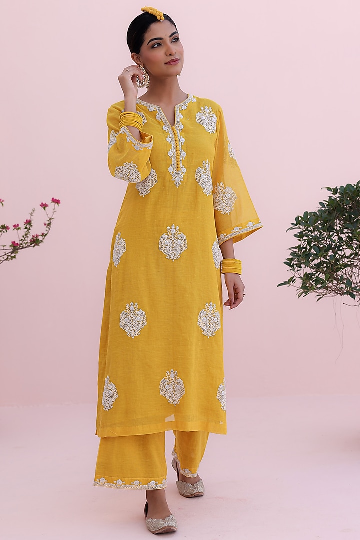 Mustard Yellow Tissue Chanderi Hand & Machine Embroidered Kurta Set by Charu Makkar at Pernia's Pop Up Shop