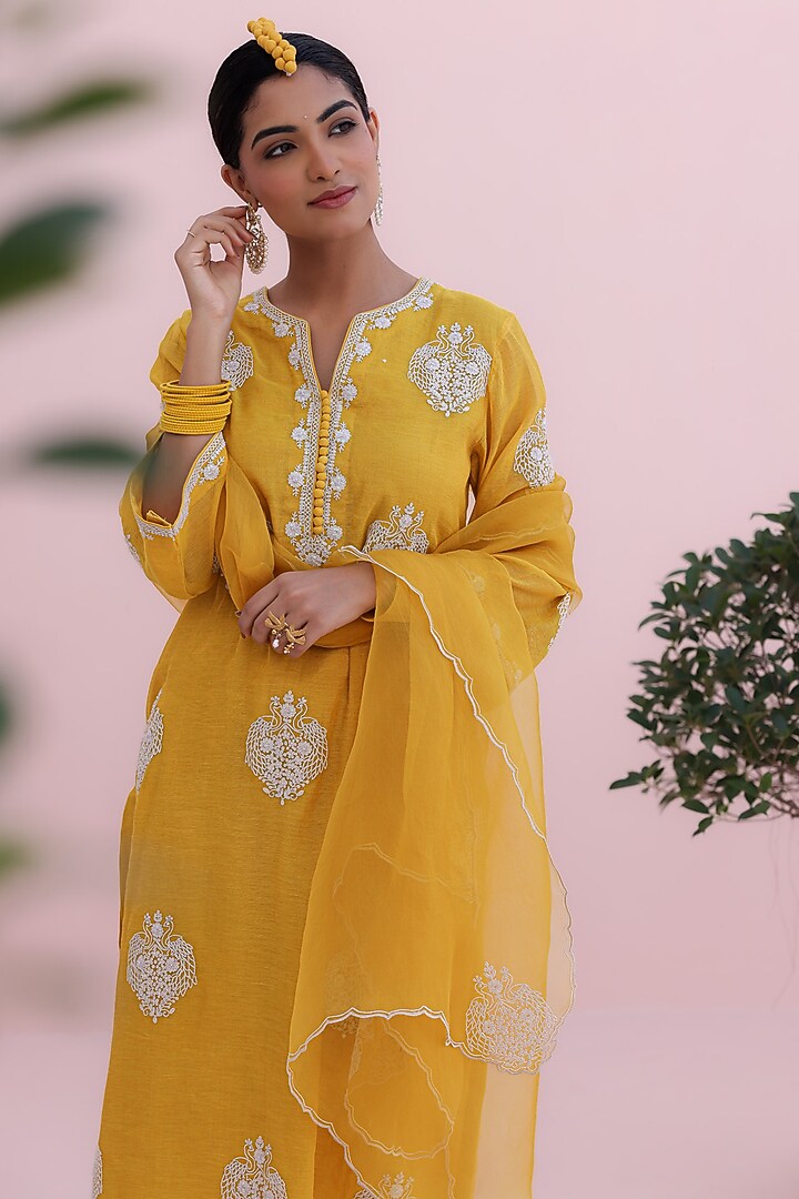 Mustard Yellow Tissue Chanderi Hand & Machine Embroidered Kurta Set by Charu Makkar at Pernia's Pop Up Shop